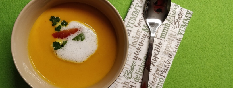 Scharfe Karotten-Orangen-Kokos-Suppe