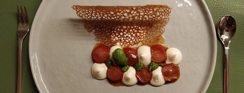 Dolce Caprese - Burrata | Tomaten | Basilikum | Olivenölchip